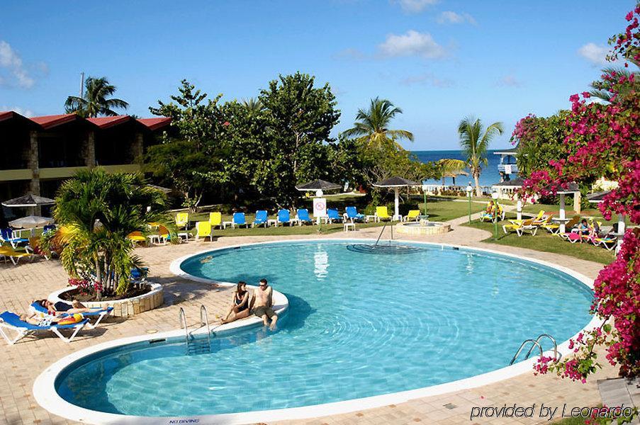 Starfish Halcyon Cove Hotel Dickenson Bay Buitenkant foto