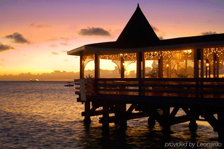Starfish Halcyon Cove Hotel Dickenson Bay Buitenkant foto