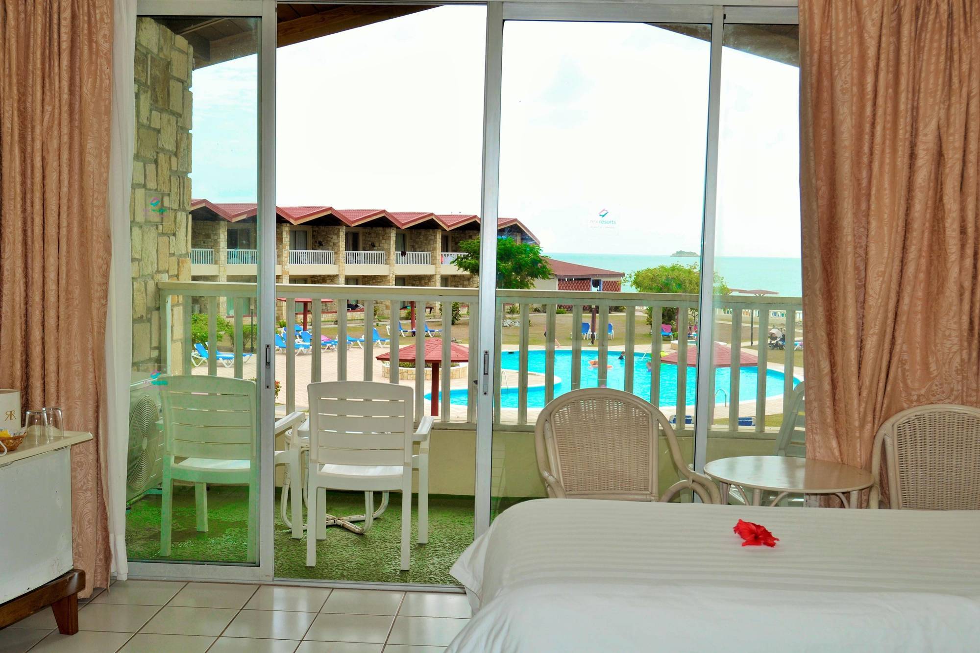 Starfish Halcyon Cove Hotel Dickenson Bay Buitenkant foto