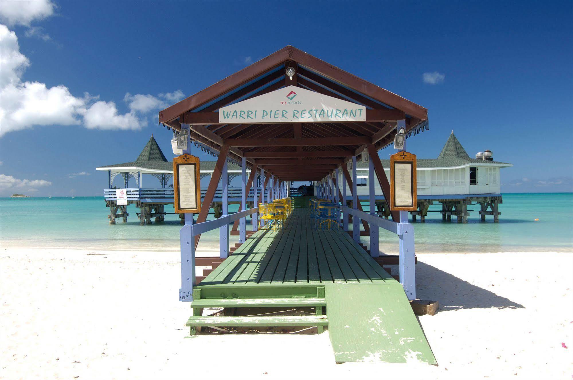 Starfish Halcyon Cove Hotel Dickenson Bay Buitenkant foto